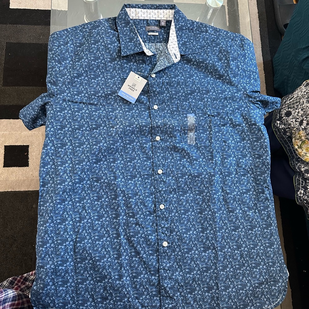 Wrinkle free t shirt
Van Heusen originals